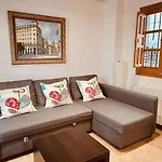 Casa Siglo XVIII Con Patio En Centro De Granada Con Parking Opcional