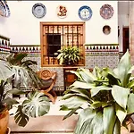 Casa Siglo XVIII Con Patio En Centro De Granada Con Parking Opcional
